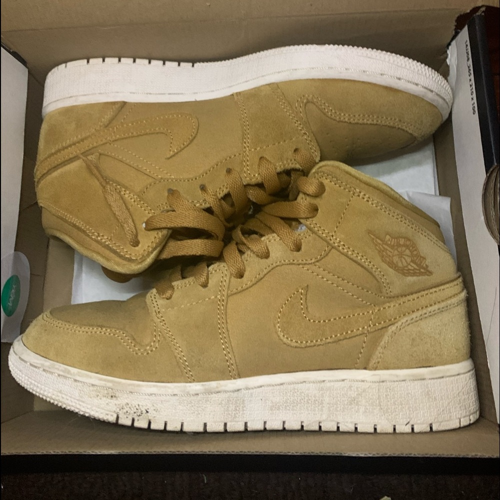 Air Jordan 1 Mid